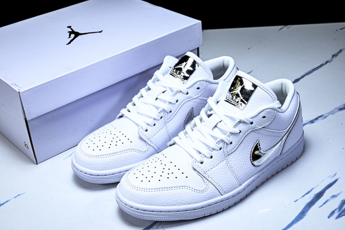 Air Jordan 1 Low SE 