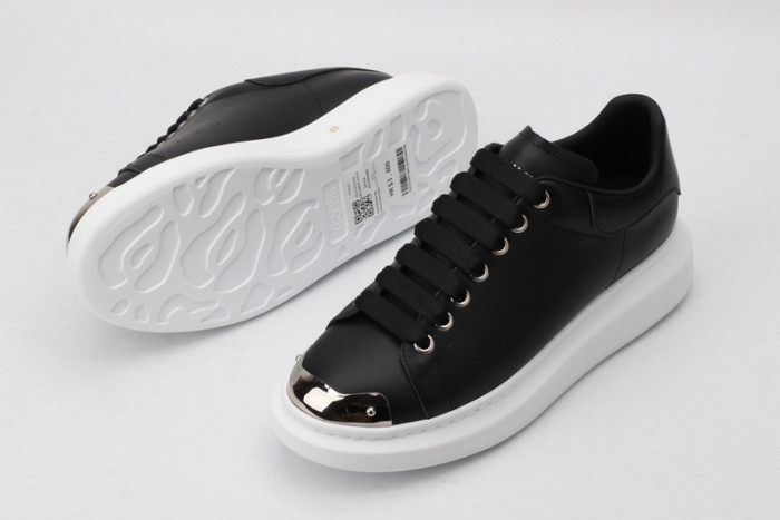 A1exa*der Mcqv*en SNEAKERS