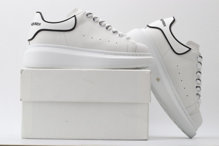 A1exa*der Mcqv*en SNEAKERS