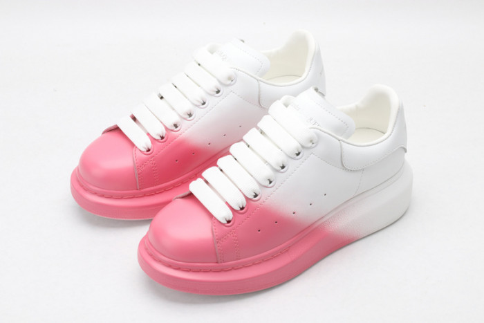 A1exa*der Mcqv*en SNEAKERS