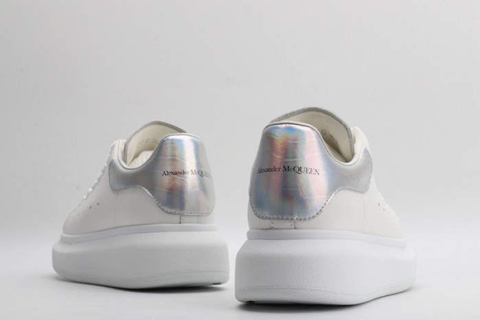 A1exa*der Mcqv*en SNEAKERS