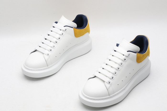 A1exa*der Mcqv*en SNEAKERS