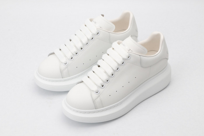 A1exa*der Mcqv*en SNEAKERS MC5563-056