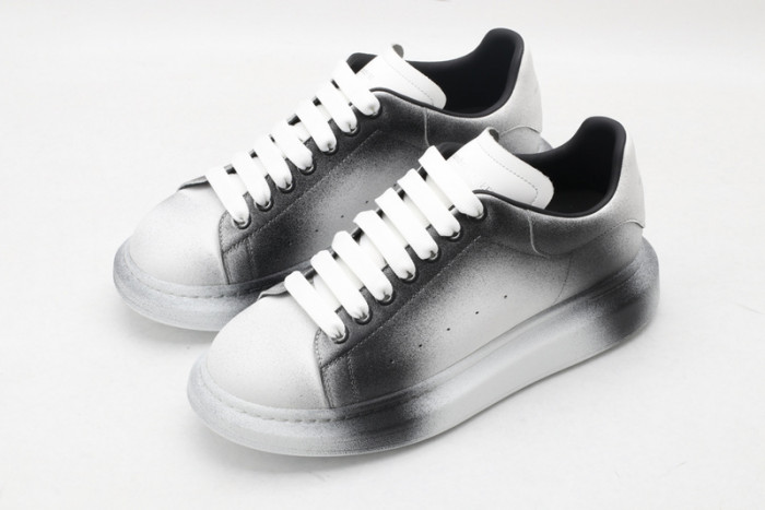 A1exa*der Mcqv*en SNEAKERS MC5563-081