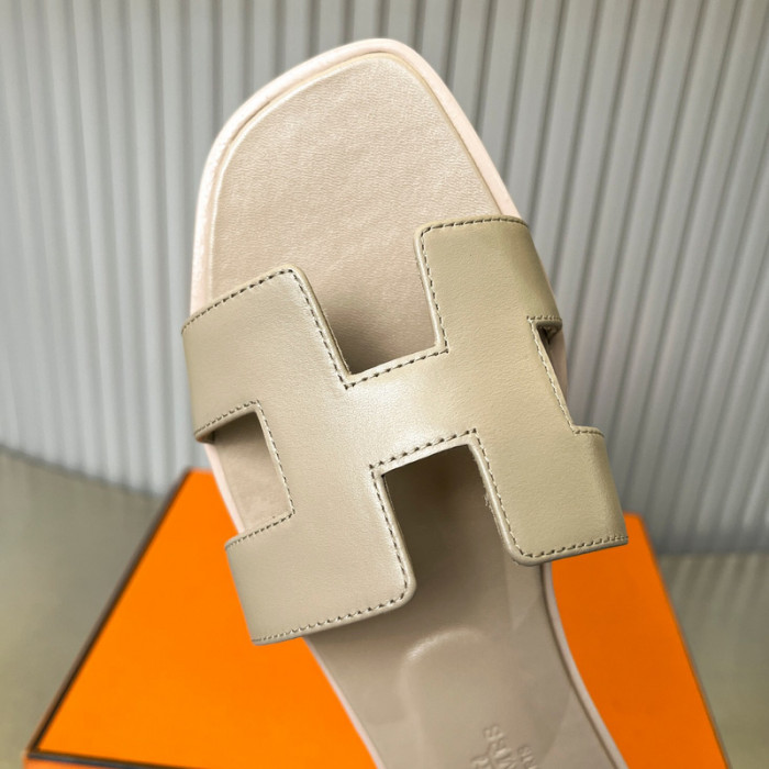 H**me5 Slide CU526-2049