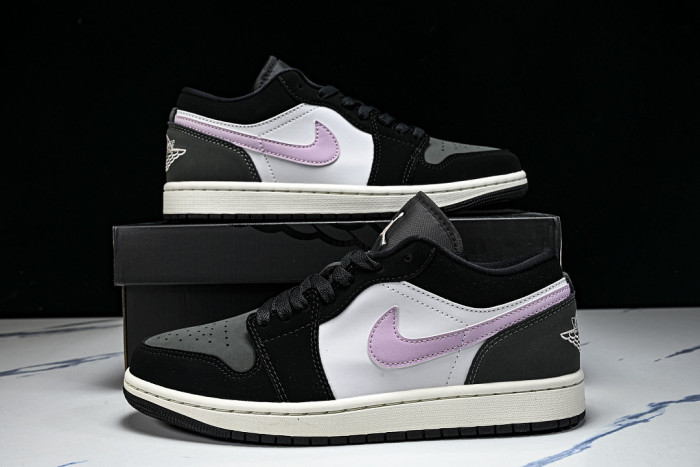 Air Jordan 1 Low SE 