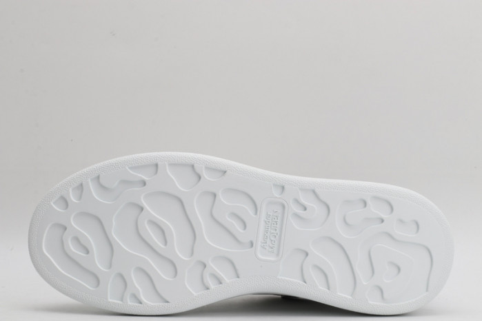 A1exa*der Mcqv*en SNEAKERS