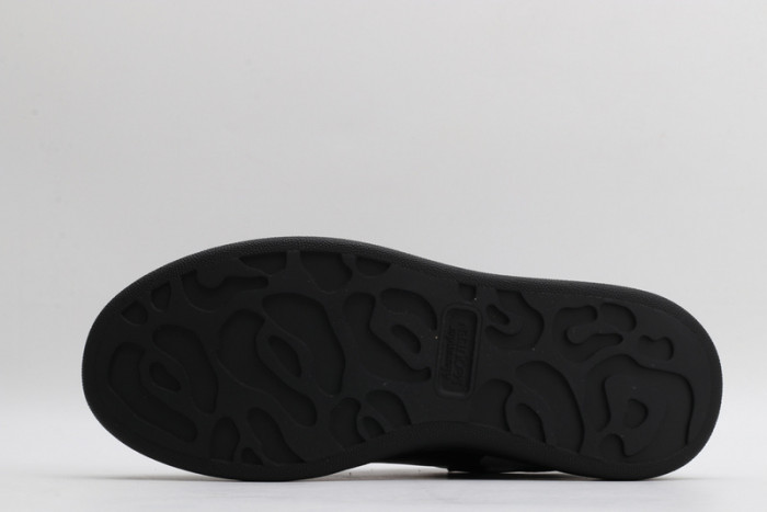 A1exa*der Mcqv*en SNEAKERS