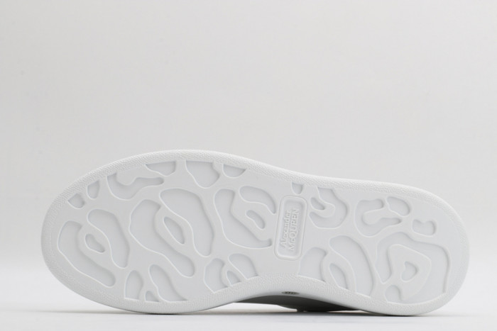 A1exa*der Mcqv*en SNEAKERS