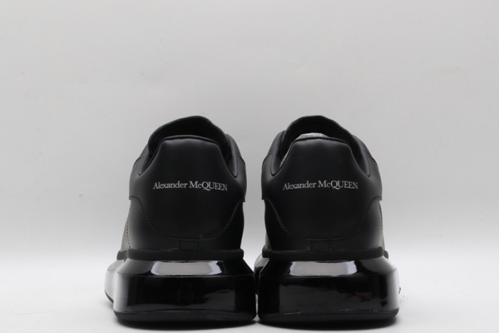 A1exa*der Mcqv*en SNEAKERS