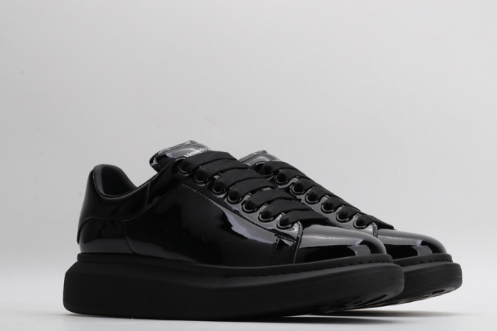 A1exa*der Mcqv*en SNEAKERS
