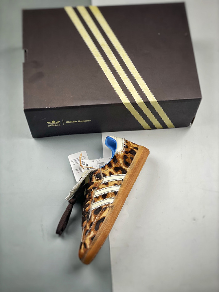 a*d*i*s samba pony wales bonner leopard ie0578