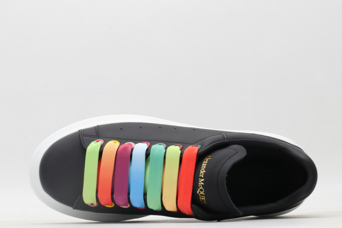 A1exa*der Mcqv*en SNEAKERS