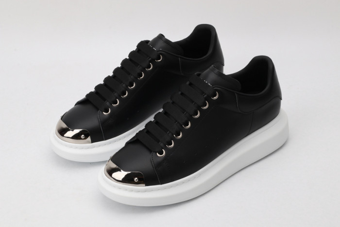 A1exa*der Mcqv*en SNEAKERS