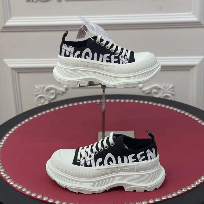 A1exa*der Mcqv*en SNEAKERS