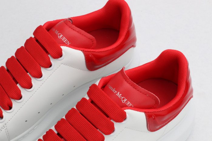 A1exa*der Mcqv*en SNEAKERS