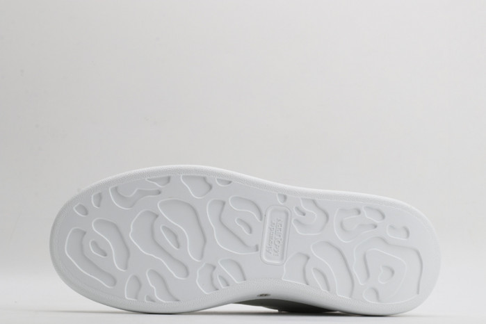 A1exa*der Mcqv*en SNEAKERS