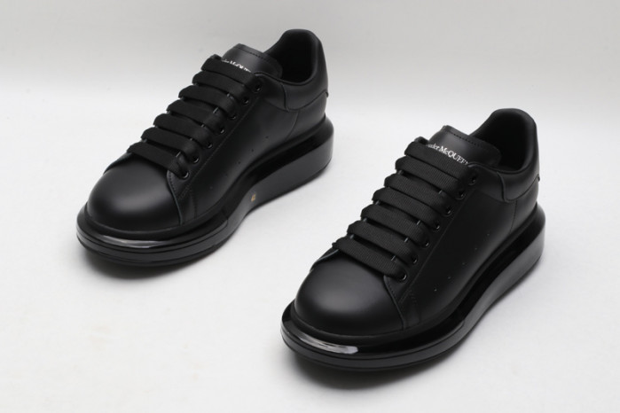 A1exa*der Mcqv*en SNEAKERS