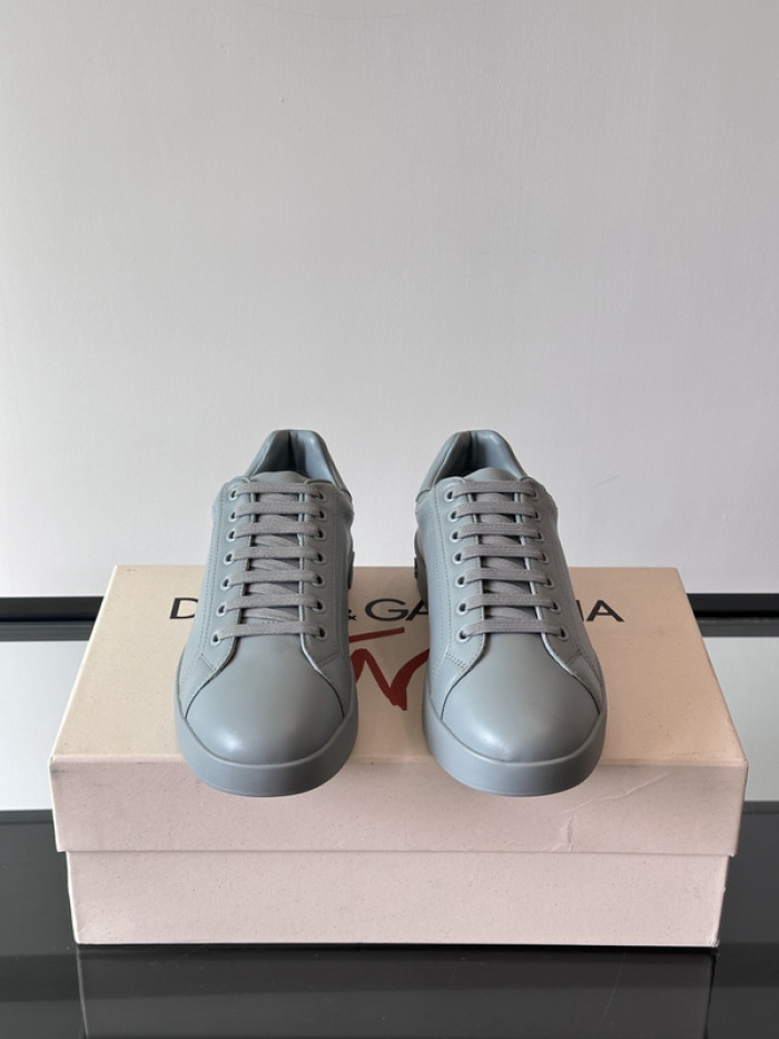 D.G. Sneakers DG210-180