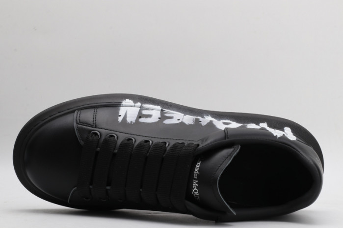 A1exa*der Mcqv*en SNEAKERS