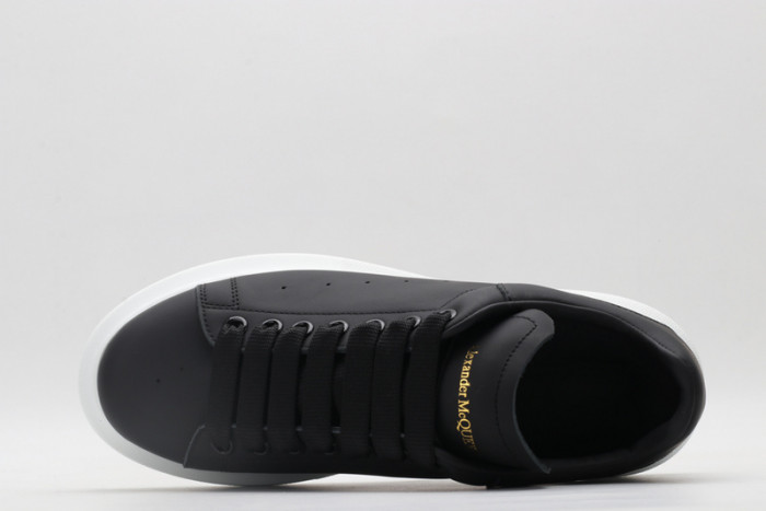 A1exa*der Mcqv*en SNEAKERS