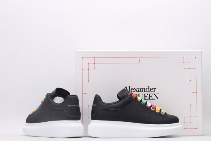 A1exa*der Mcqv*en SNEAKERS