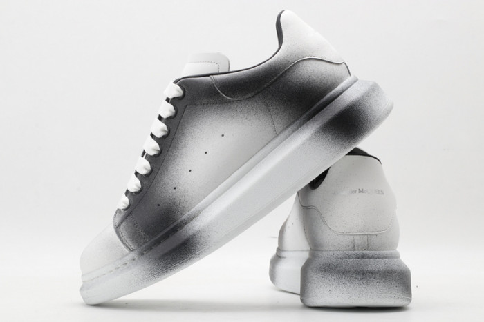 A1exa*der Mcqv*en SNEAKERS MC5563-081