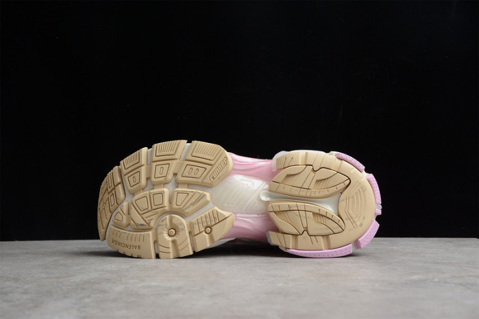 blcg runner sneaker 677402-w3rb3-9059