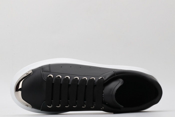 A1exa*der Mcqv*en SNEAKERS