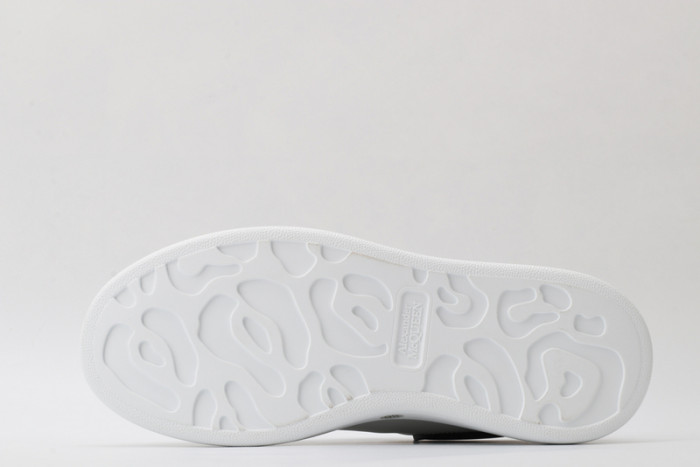 A1exa*der Mcqv*en SNEAKERS