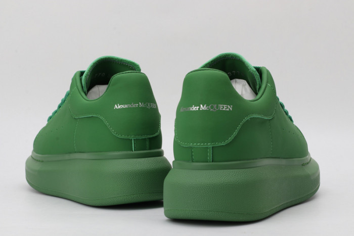 A1exa*der Mcqv*en SNEAKERS