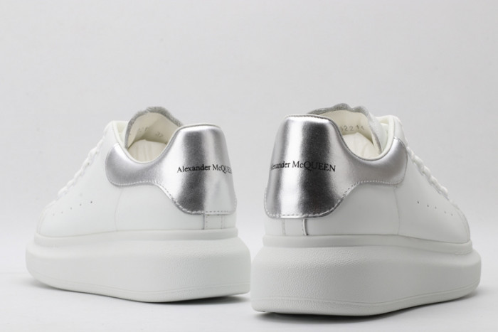A1exa*der Mcqv*en SNEAKERS MC5563-045