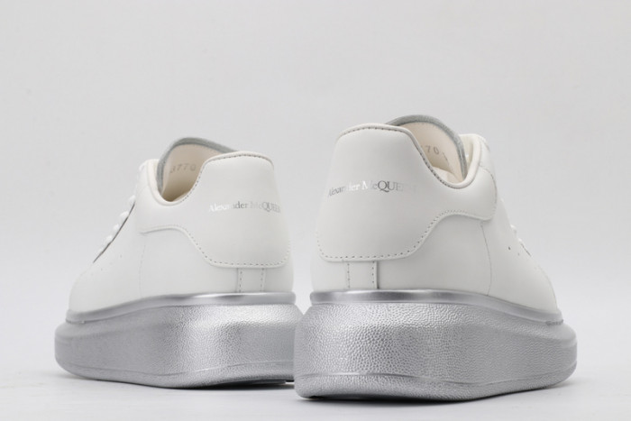 A1exa*der Mcqv*en SNEAKERS MC5563-072