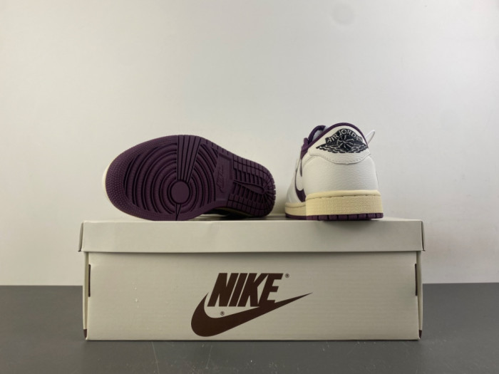 Travis Scott x Air Jordan 1 Low OG DZ4137-purple